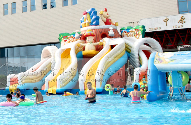 啤酒水滑梯清爽一夏啤酒創(chuàng)意造型水樂園趣味充氣水滑梯