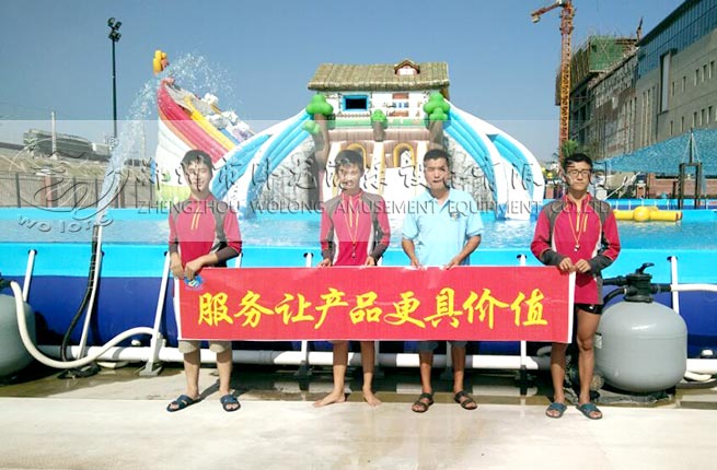 連接水滑梯一款具有新穎靚麗外觀與結(jié)構(gòu)設(shè)計(jì)的趣味充氣水滑梯