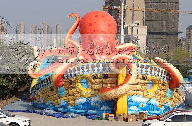 大戰(zhàn)章魚怪_充氣水上樂園,海盜主題水樂園_支架游泳池_充氣游泳池_支架水池_動漫水世界_鄭州市臥龍游樂設(shè)備有限公司