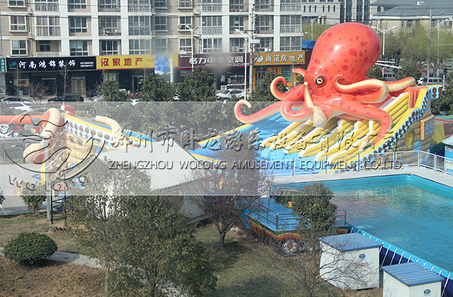 大戰(zhàn)章魚怪_充氣水上樂園,海盜主題水樂園_支架游泳池_充氣游泳池_支架水池_動漫水世界_鄭州市臥龍游樂設(shè)備有限公司